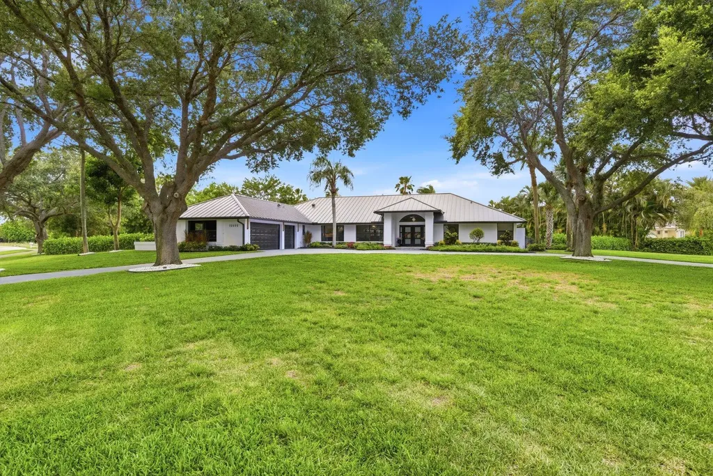 15555 De Havilland Court Wellington FL 33414