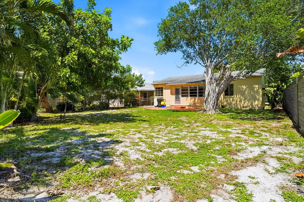 1205 North M Street Lake Worth Beach FL 33460