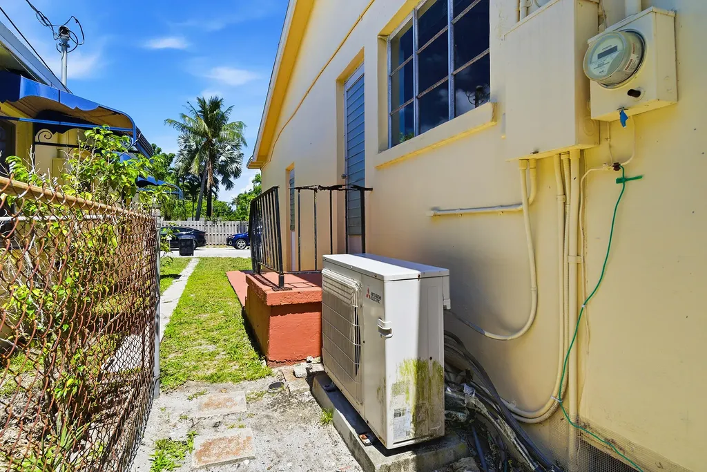 1205 North M Street Lake Worth Beach FL 33460