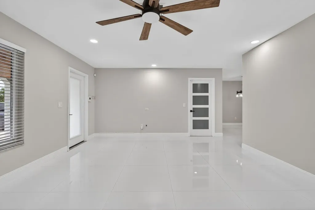 10339 Daphne Avenue Palm Beach Gardens FL 33410