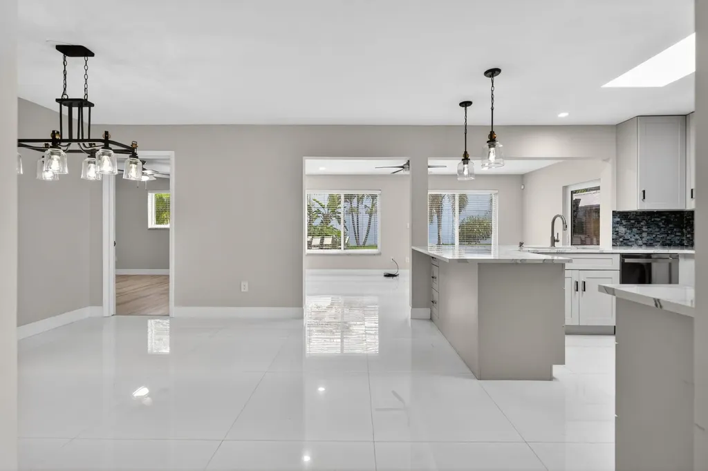 10339 Daphne Avenue Palm Beach Gardens FL 33410