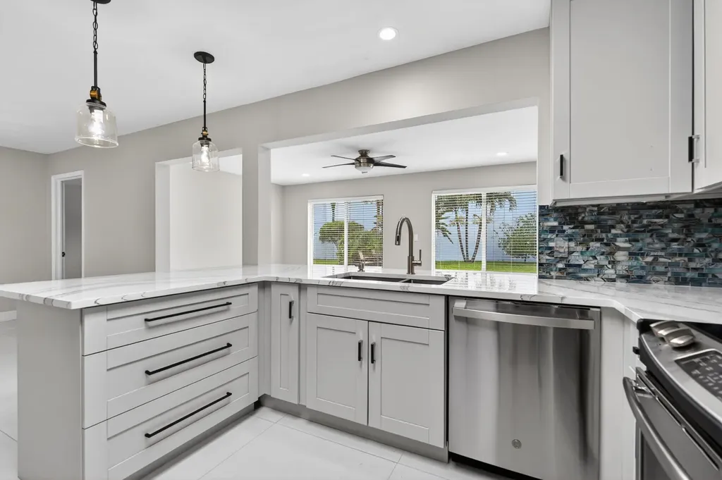 10339 Daphne Avenue Palm Beach Gardens FL 33410