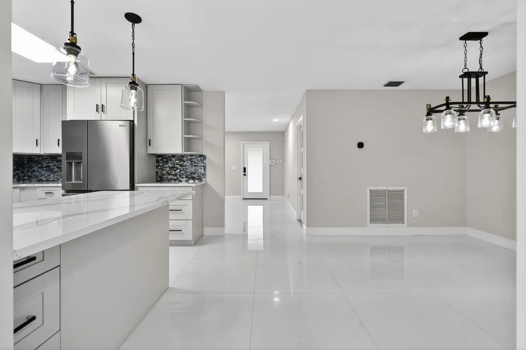 10339 Daphne Avenue Palm Beach Gardens FL 33410