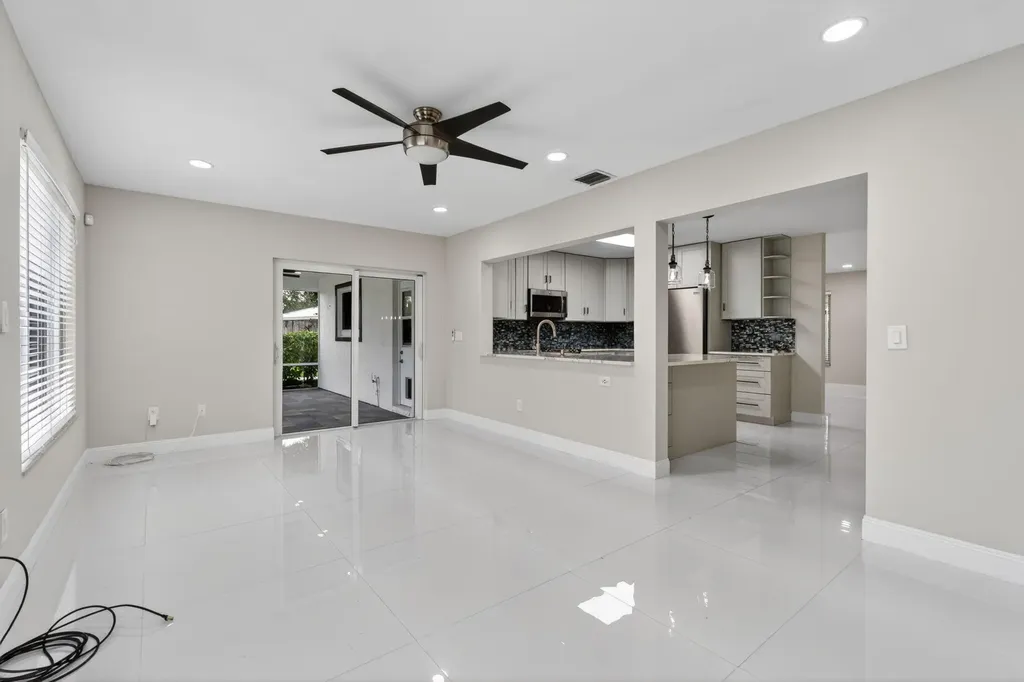 10339 Daphne Avenue Palm Beach Gardens FL 33410