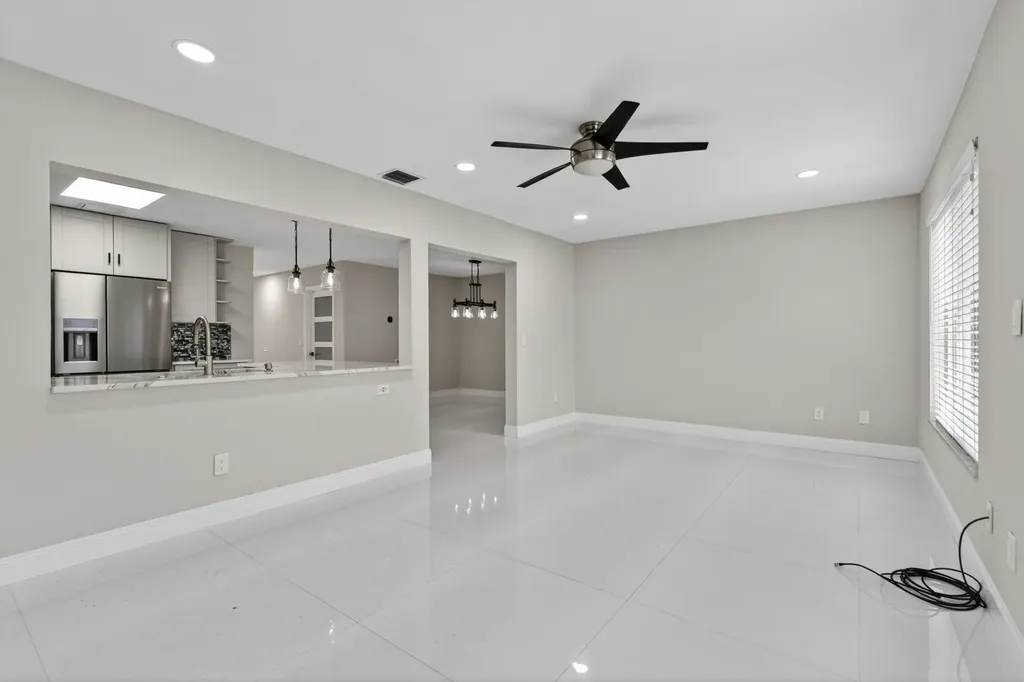10339 Daphne Avenue Palm Beach Gardens FL 33410
