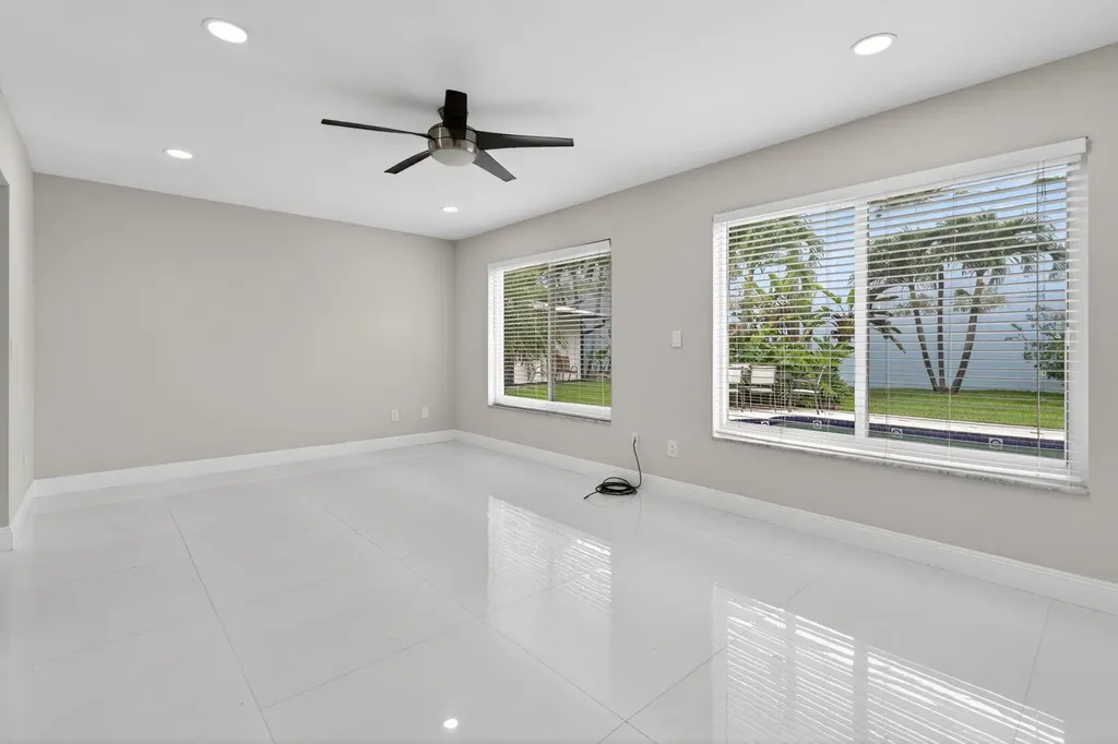 10339 Daphne Avenue Palm Beach Gardens FL 33410