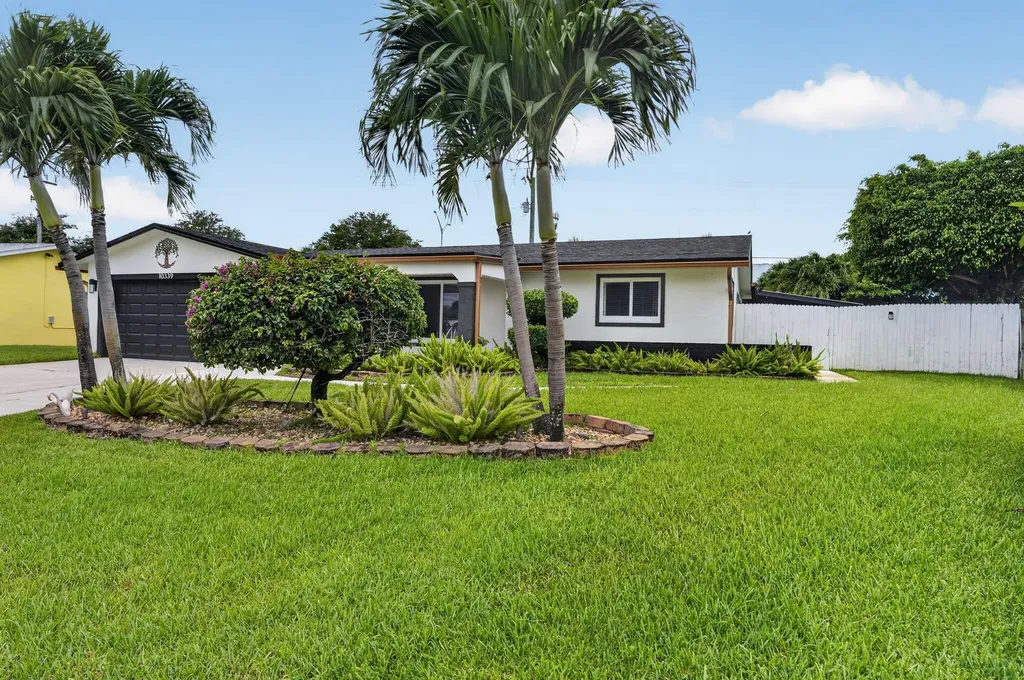 10339 Daphne Avenue Palm Beach Gardens FL 33410