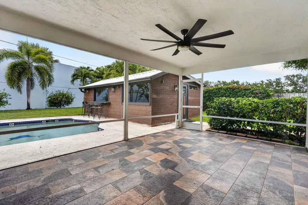 10339 Daphne Avenue Palm Beach Gardens FL 33410