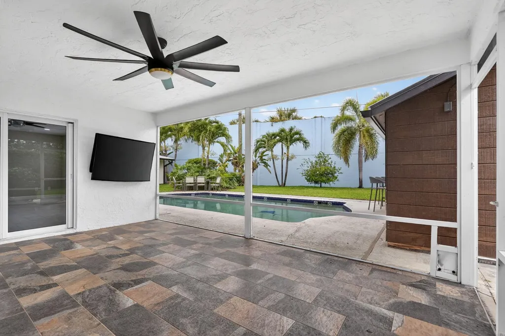 10339 Daphne Avenue Palm Beach Gardens FL 33410