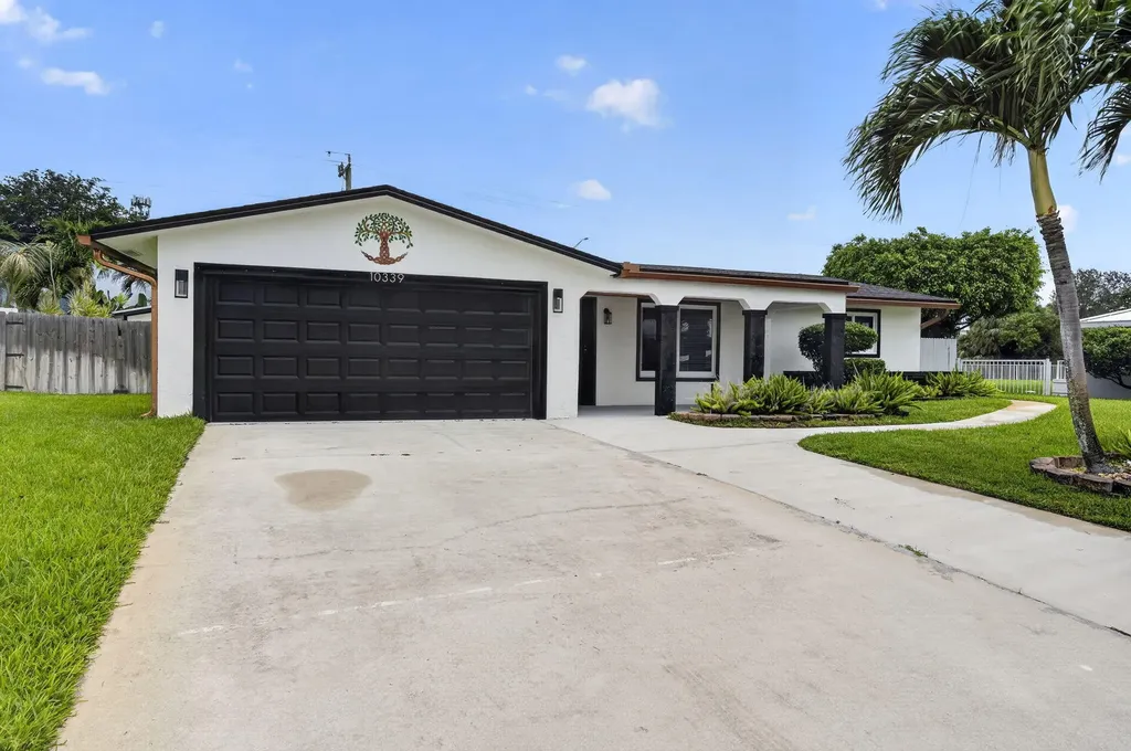10339 Daphne Avenue Palm Beach Gardens FL 33410