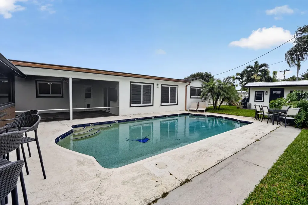 10339 Daphne Avenue Palm Beach Gardens FL 33410