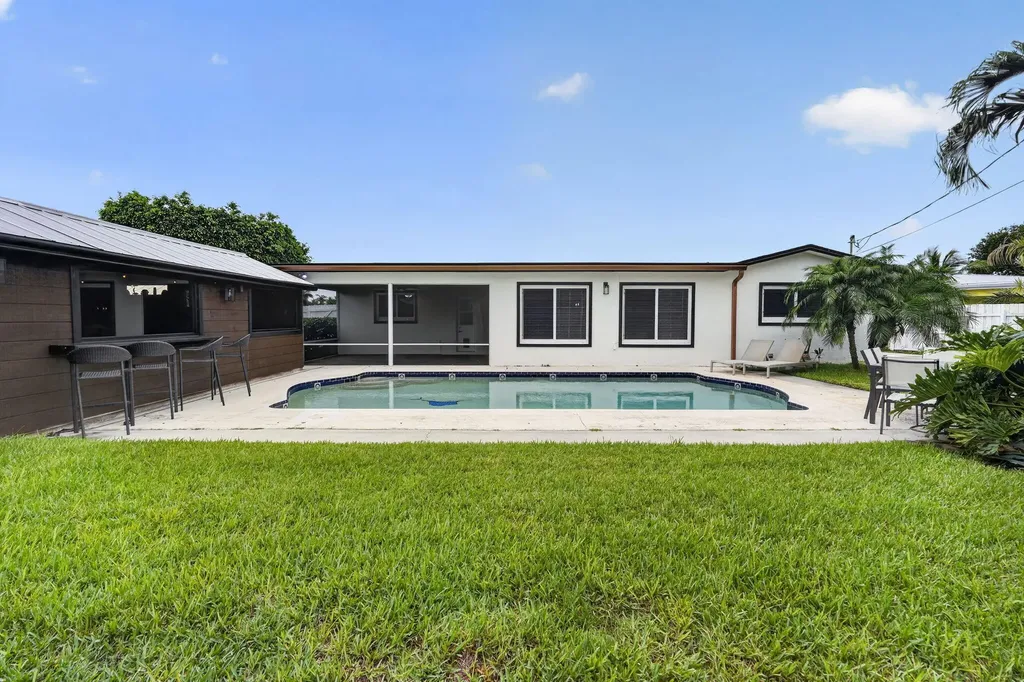 10339 Daphne Avenue Palm Beach Gardens FL 33410