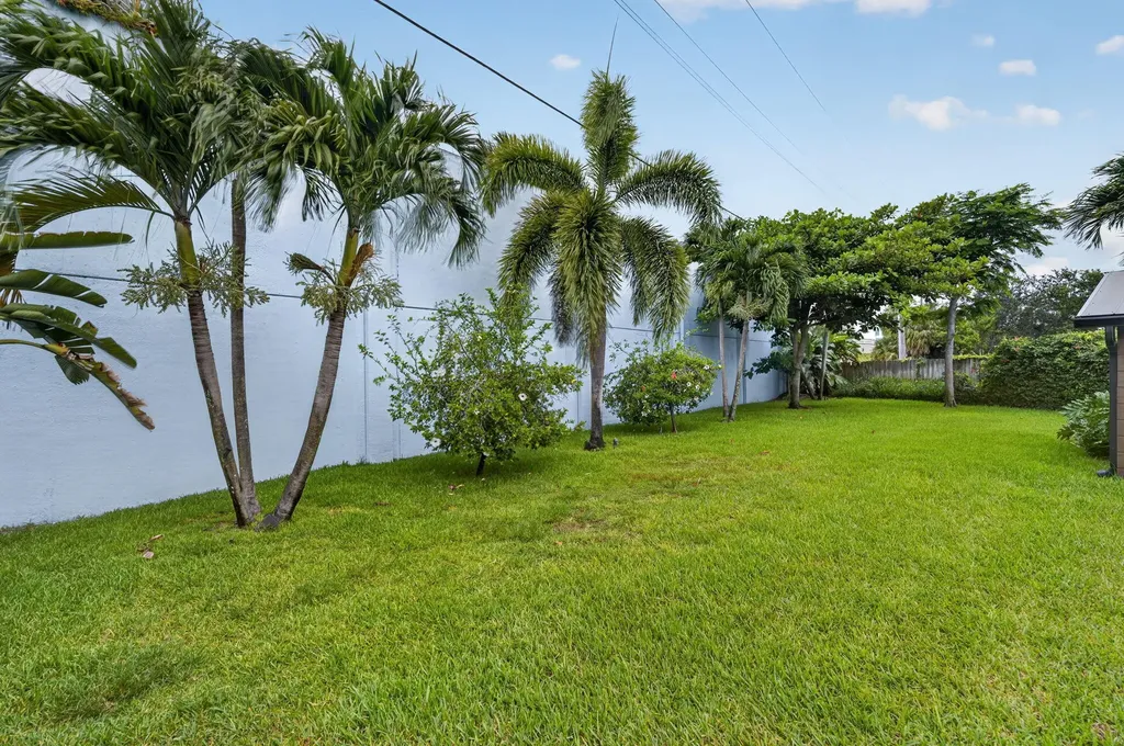 10339 Daphne Avenue Palm Beach Gardens FL 33410