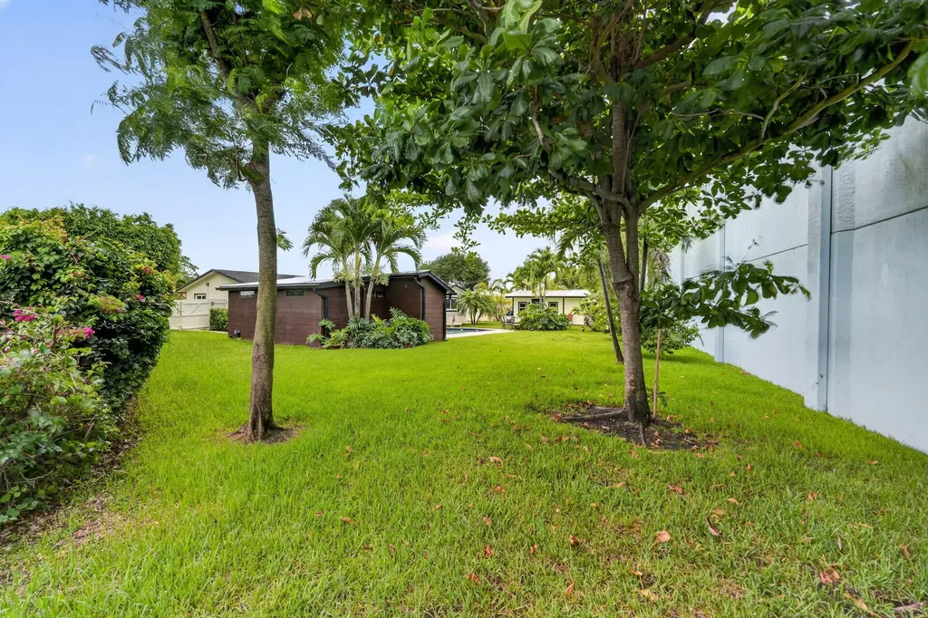 10339 Daphne Avenue Palm Beach Gardens FL 33410