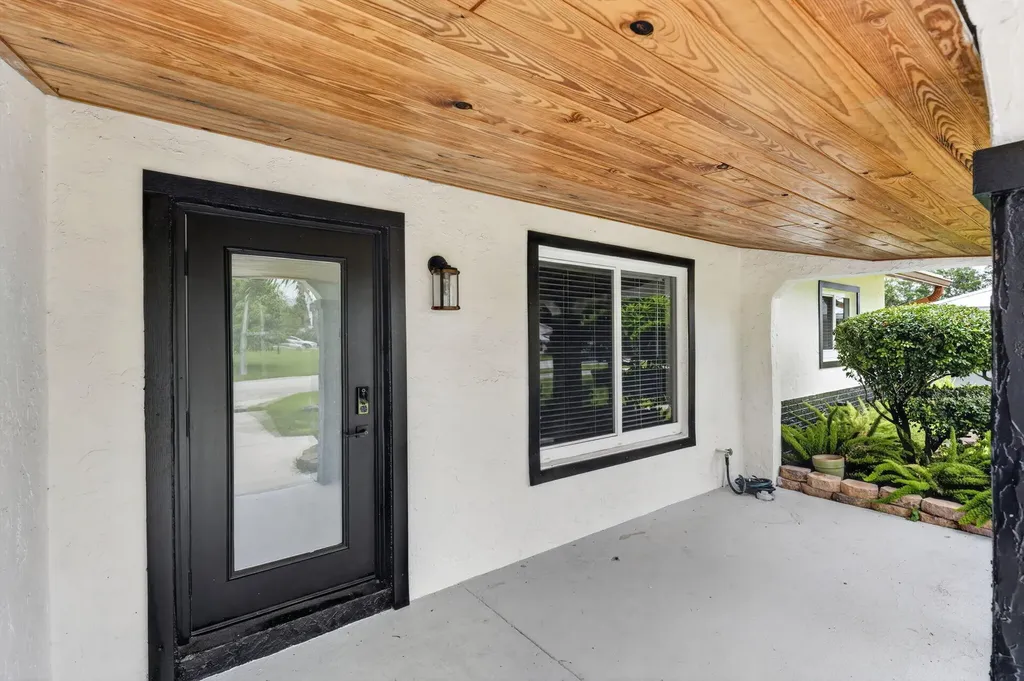 10339 Daphne Avenue Palm Beach Gardens FL 33410