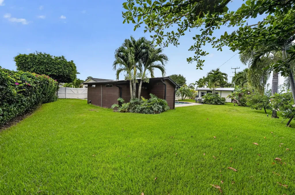 10339 Daphne Avenue Palm Beach Gardens FL 33410