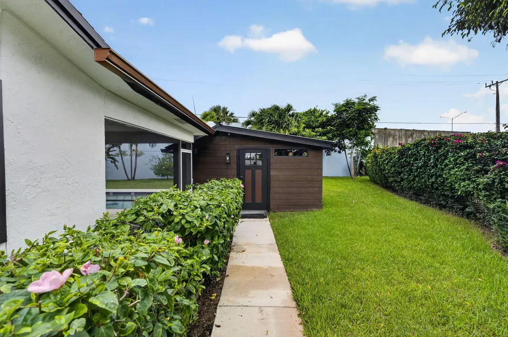 10339 Daphne Avenue Palm Beach Gardens FL 33410