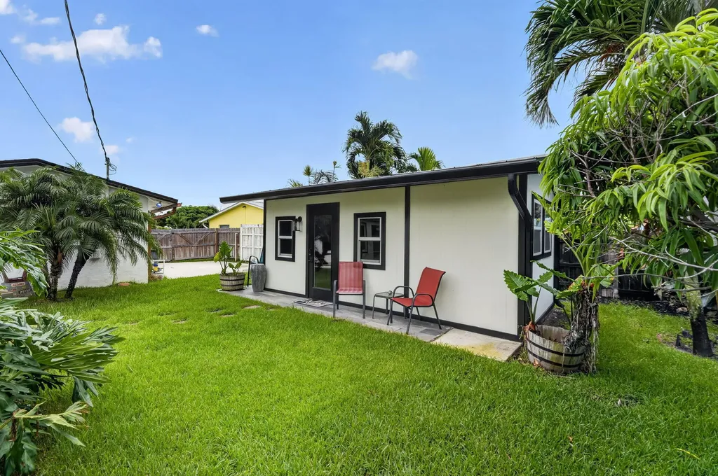 10339 Daphne Avenue Palm Beach Gardens FL 33410
