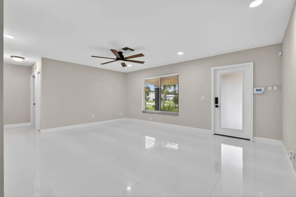 10339 Daphne Avenue Palm Beach Gardens FL 33410
