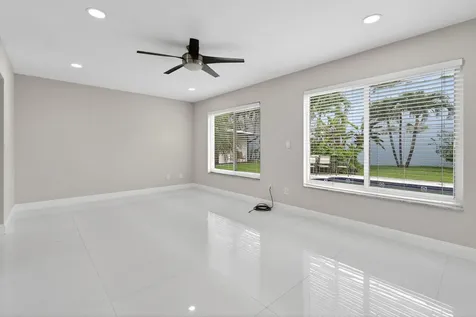 10339 Daphne Avenue Palm Beach Gardens FL 33410
