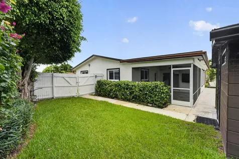 10339 Daphne Avenue Palm Beach Gardens FL 33410