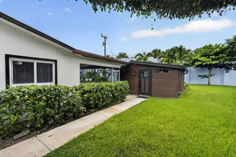 10339 Daphne Avenue Palm Beach Gardens FL 33410