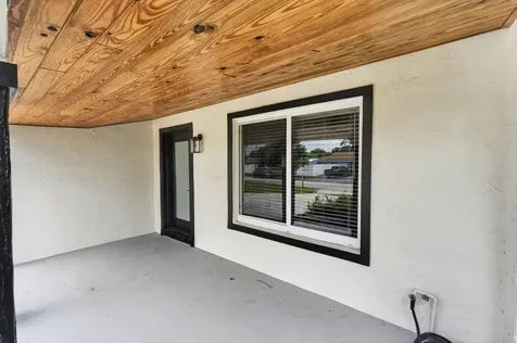 10339 Daphne Avenue Palm Beach Gardens FL 33410