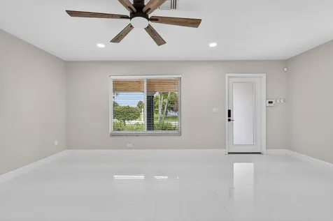 10339 Daphne Avenue Palm Beach Gardens FL 33410