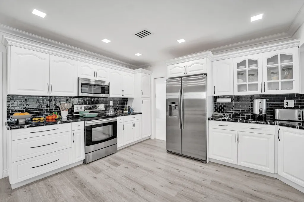 3630 N 55th Avenue Hollywood FL 33021
