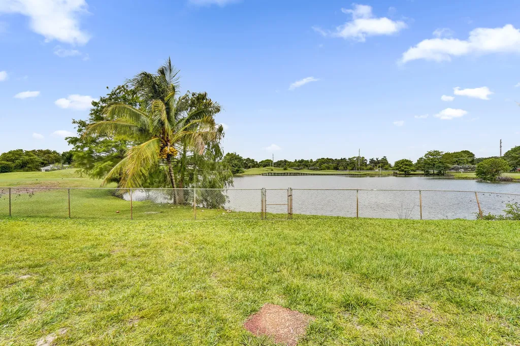 3630 N 55th Avenue Hollywood FL 33021