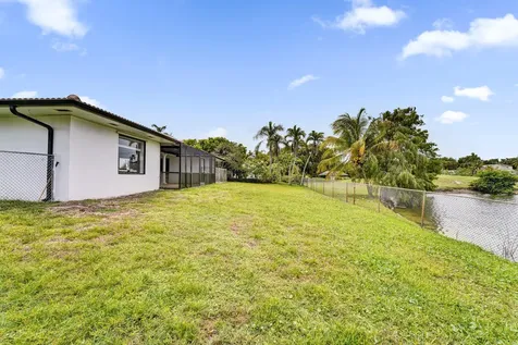 3630 N 55th Avenue Hollywood FL 33021