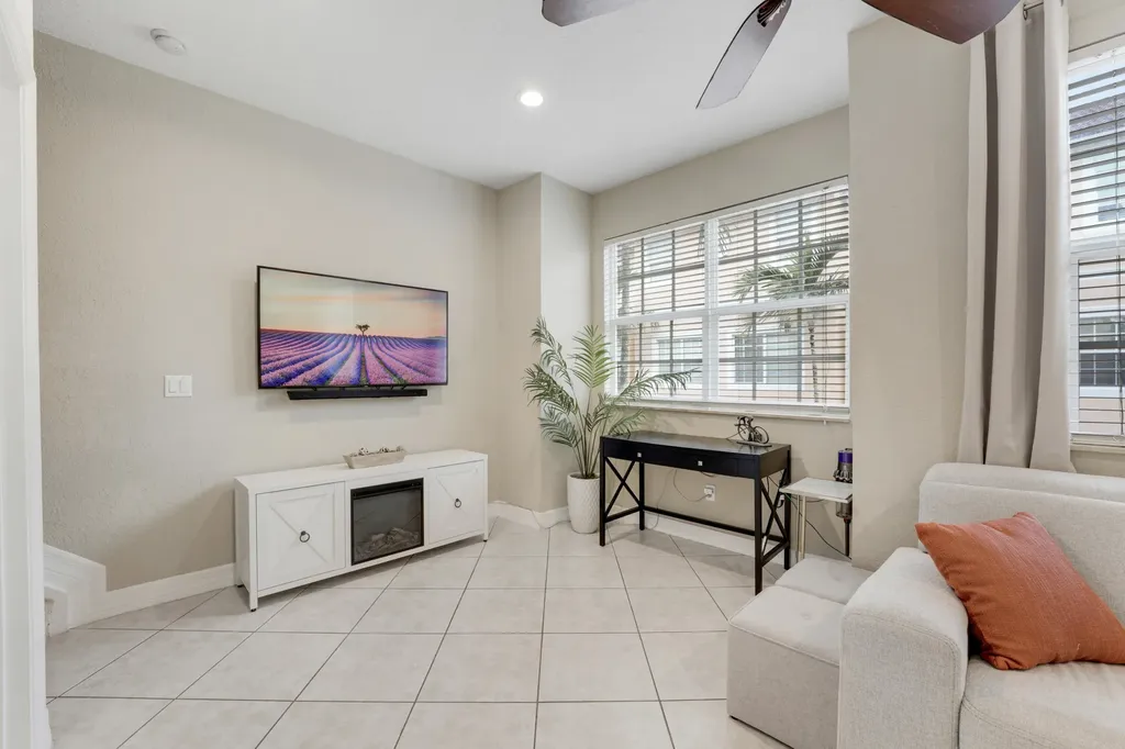 115 Harbors Way Boynton Beach FL 33435