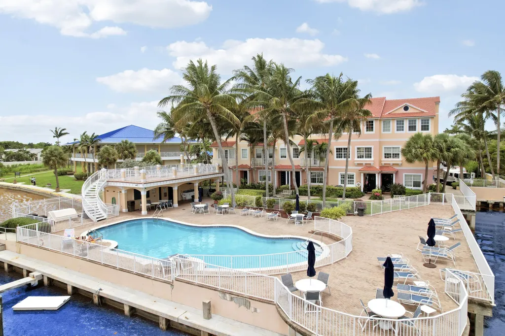 115 Harbors Way Boynton Beach FL 33435