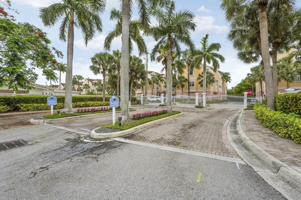 115 Harbors Way Boynton Beach FL 33435