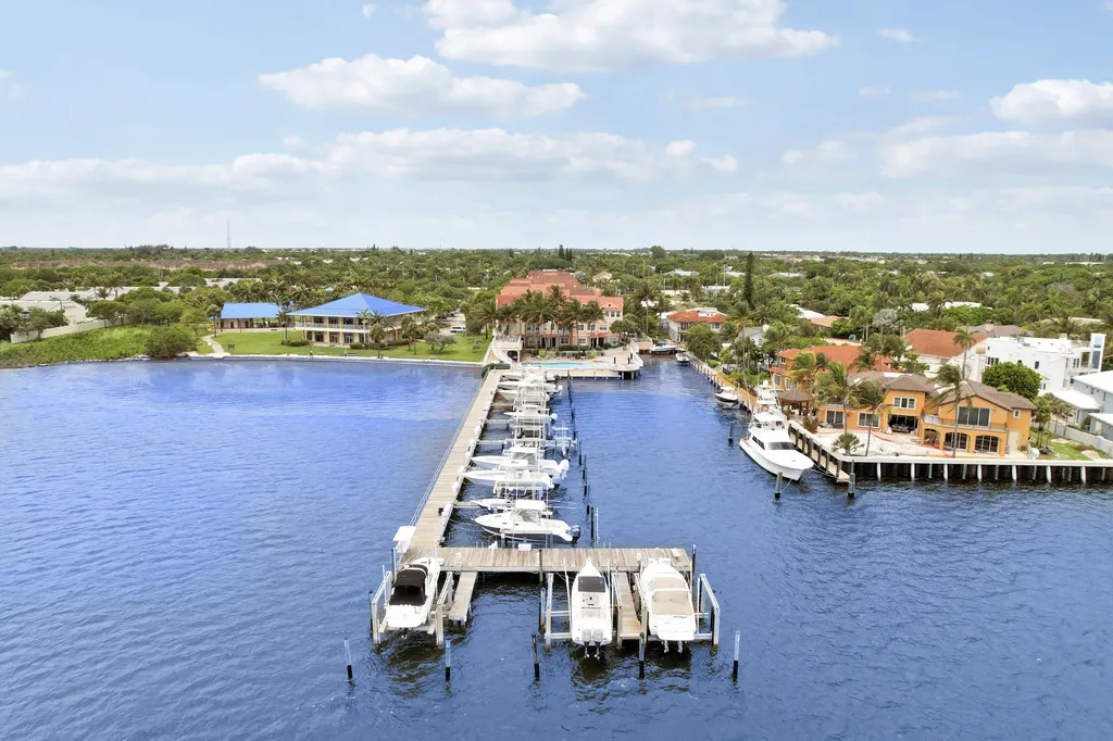 115 Harbors Way Boynton Beach FL 33435