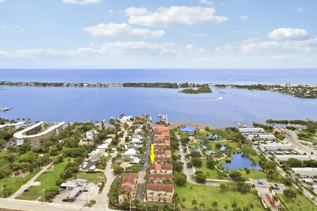 115 Harbors Way Boynton Beach FL 33435