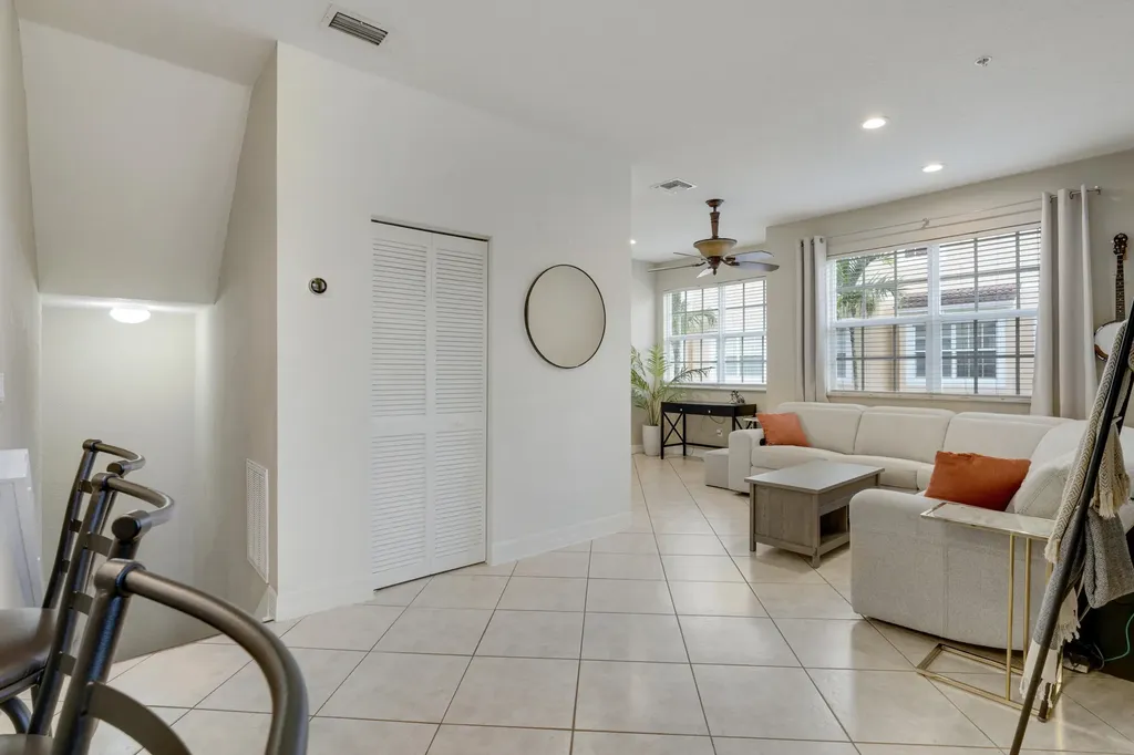 115 Harbors Way Boynton Beach FL 33435
