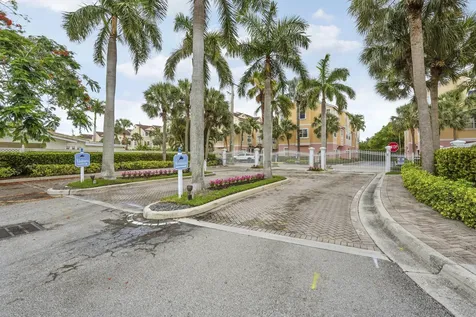 115 Harbors Way Boynton Beach FL 33435