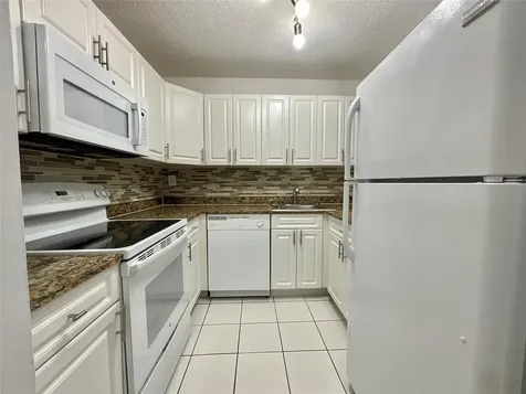9517 Fontainebleau Boulevard Miami FL 33172