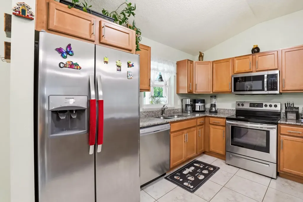 713 NW Biscayne Drive Port St Lucie FL 34983