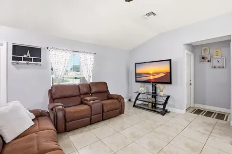 713 NW Biscayne Drive Port St Lucie FL 34983
