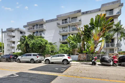 1801 S Treasure Drive North Bay Village FL 33141