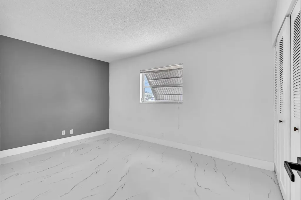 6812 NW 74th Place Tamarac FL 33321