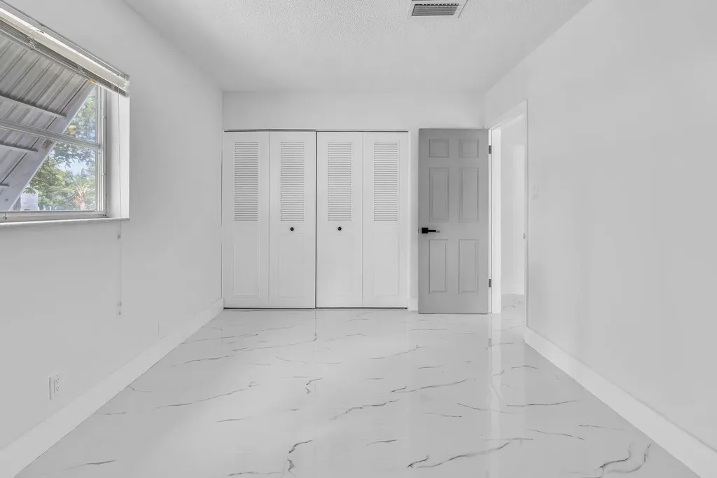 6812 NW 74th Place Tamarac FL 33321