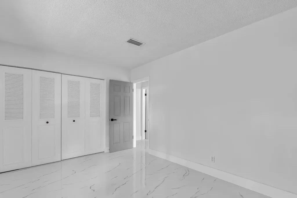 6812 NW 74th Place Tamarac FL 33321