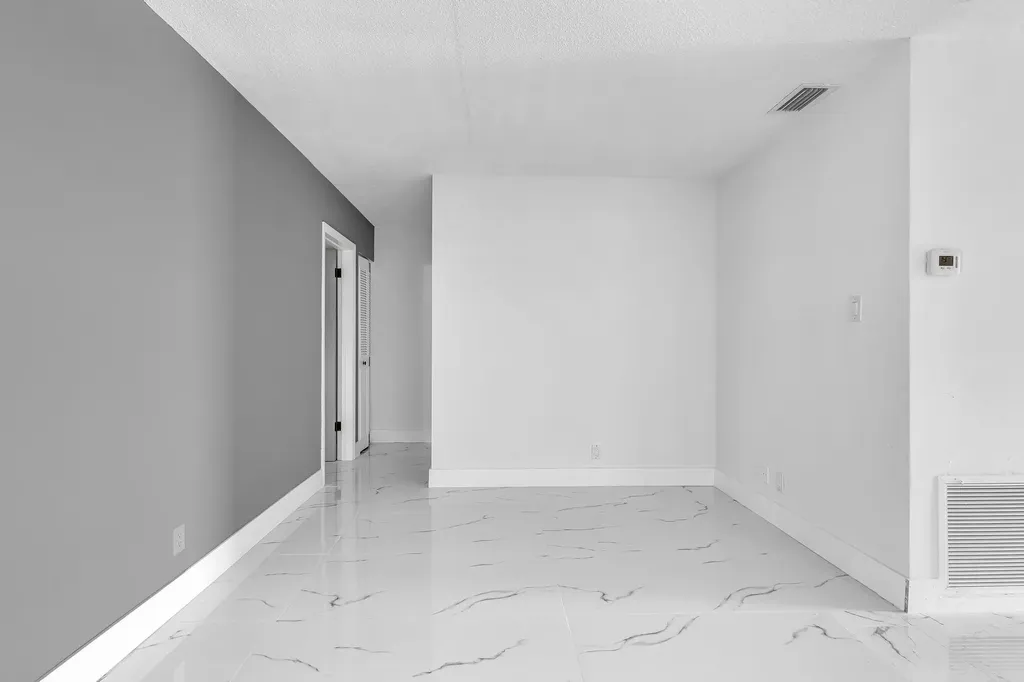 6812 NW 74th Place Tamarac FL 33321
