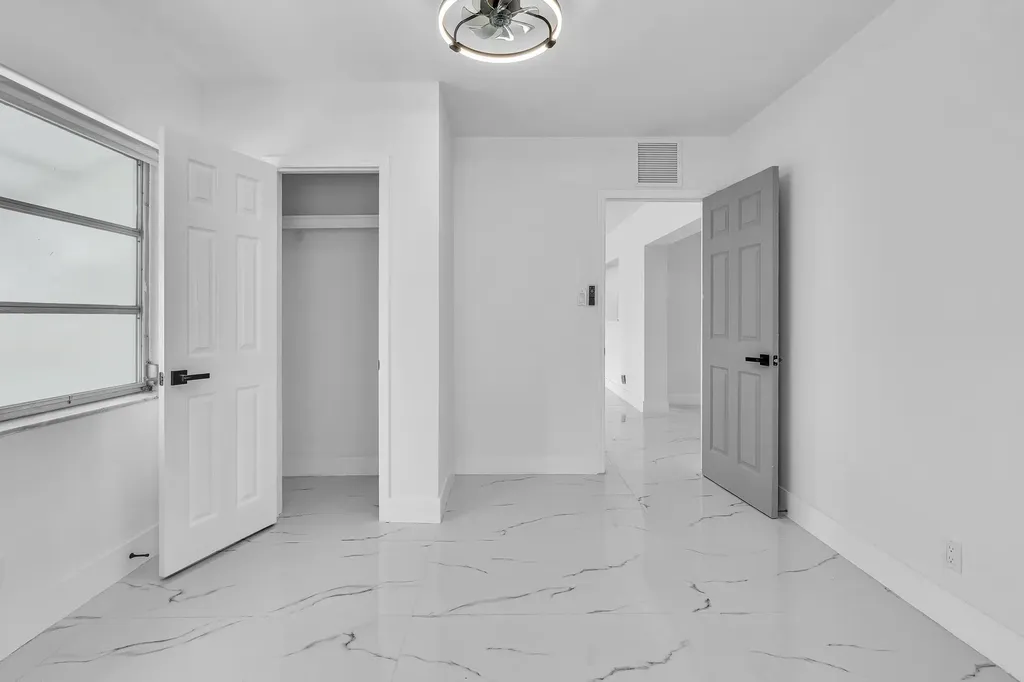 6812 NW 74th Place Tamarac FL 33321