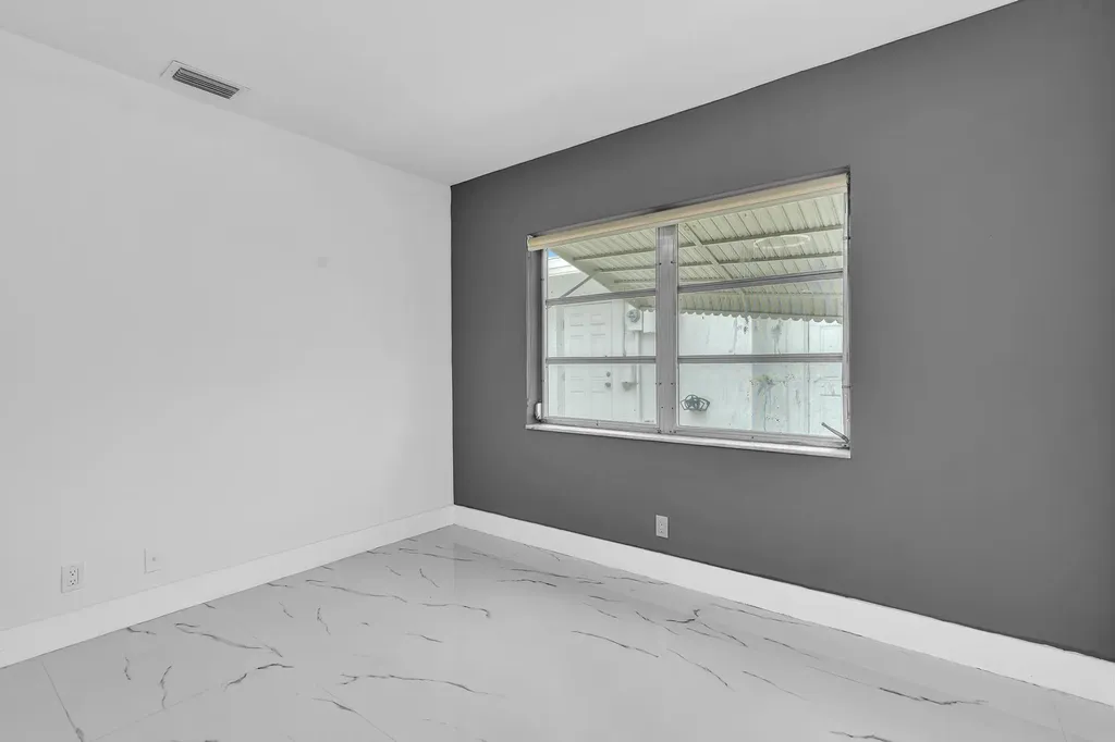 6812 NW 74th Place Tamarac FL 33321
