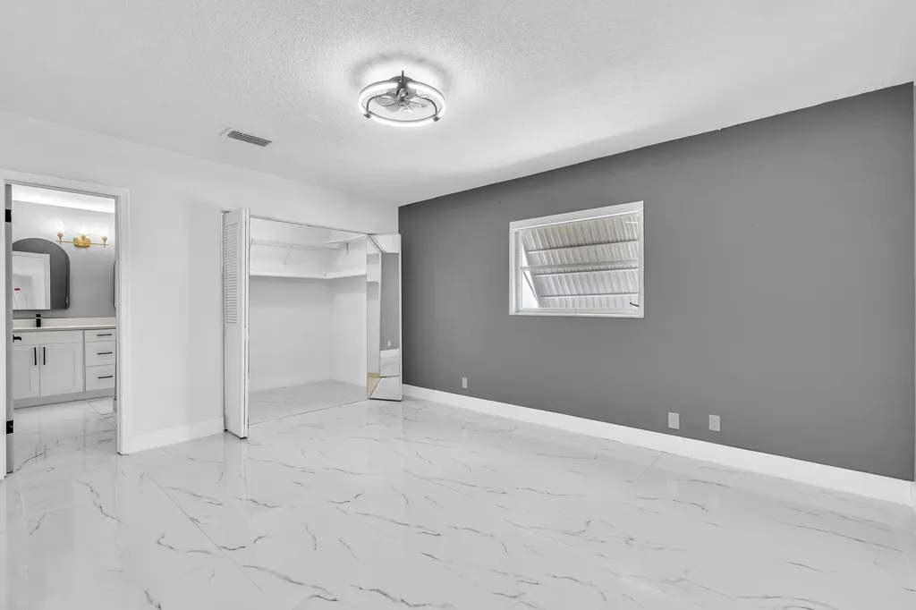 6812 NW 74th Place Tamarac FL 33321