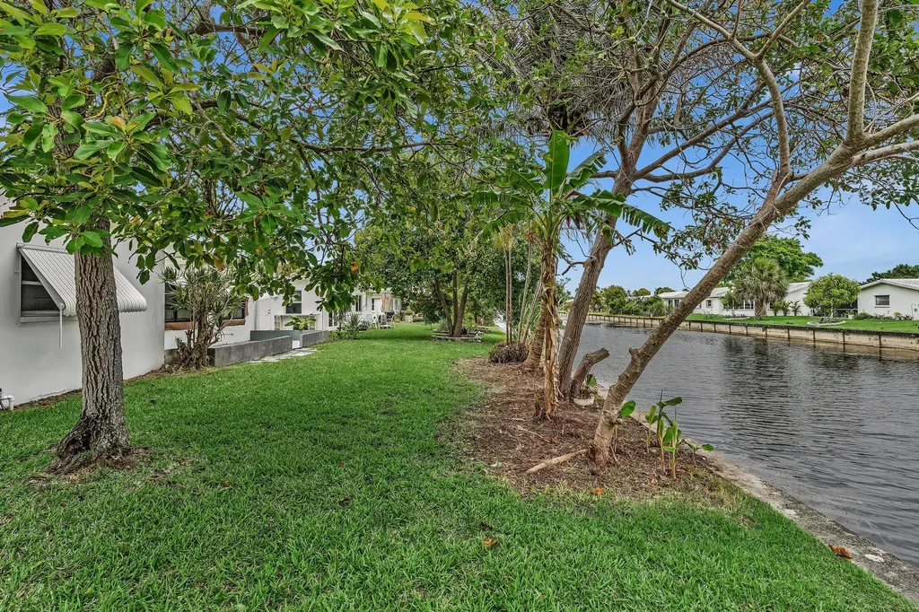 6812 NW 74th Place Tamarac FL 33321